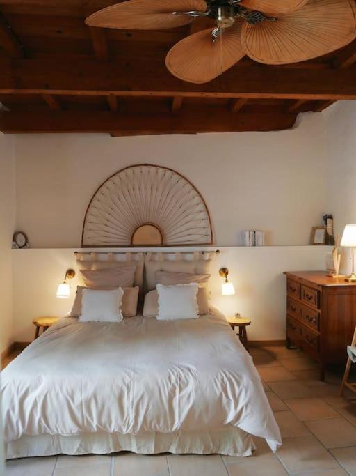 Les Songes D'Augustine Appartement Aigues-Vives  Buitenkant foto