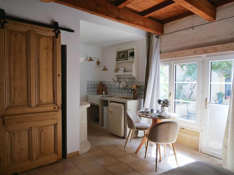 Les Songes D'Augustine Appartement Aigues-Vives  Buitenkant foto